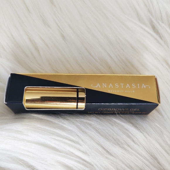 Anastasia Beverly Hills Other - Anastasia Beverly Hills DIPBROW Gel Dark Brown